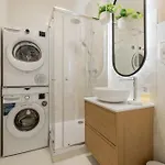 Bliss, Right In The Center With 1 Free Parking Spot Apartment