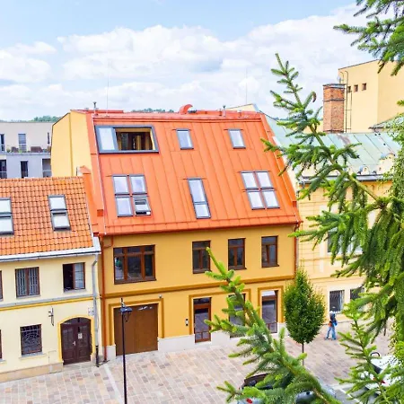 Apartment Bliss, Right In The Center With 1 Free Parking Spot *